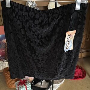 Mudd Black Textured Velvet Skirt